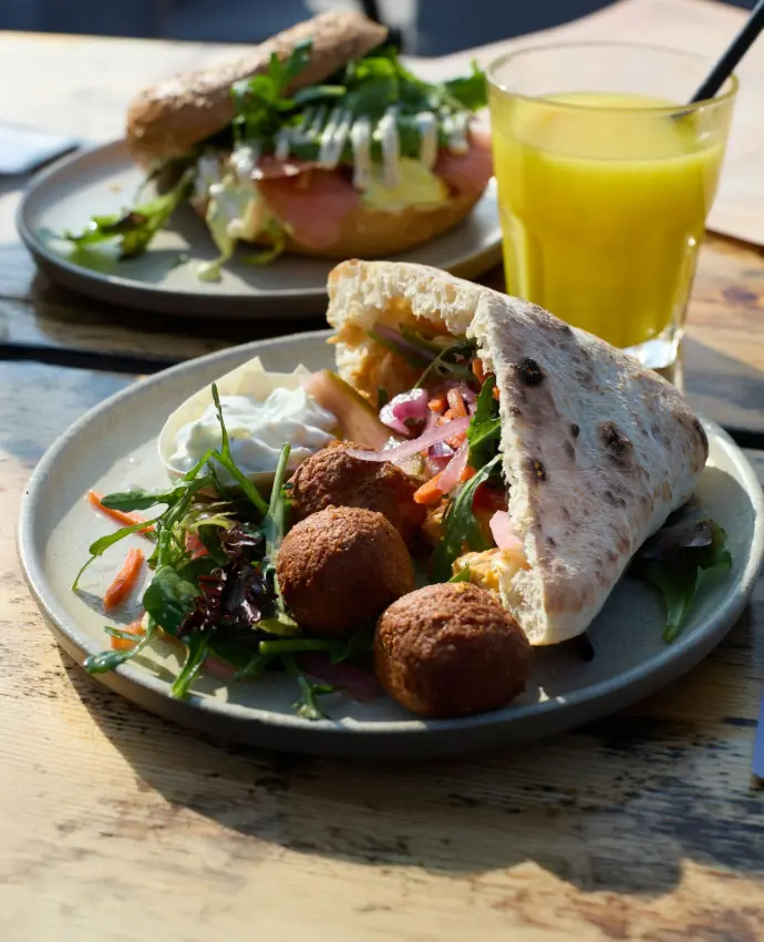 falafel op tuinfeest vanuit een foodtruck